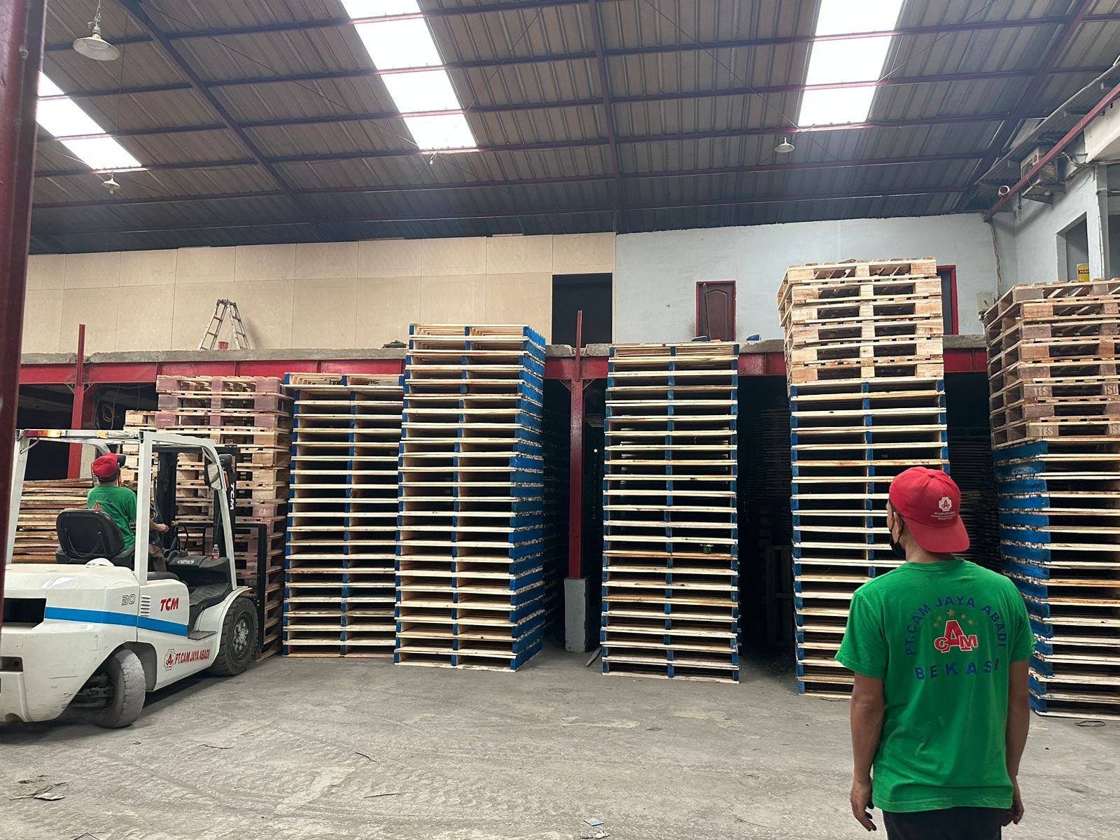 Mengapa harus membeli Pallet Kayu di kami?